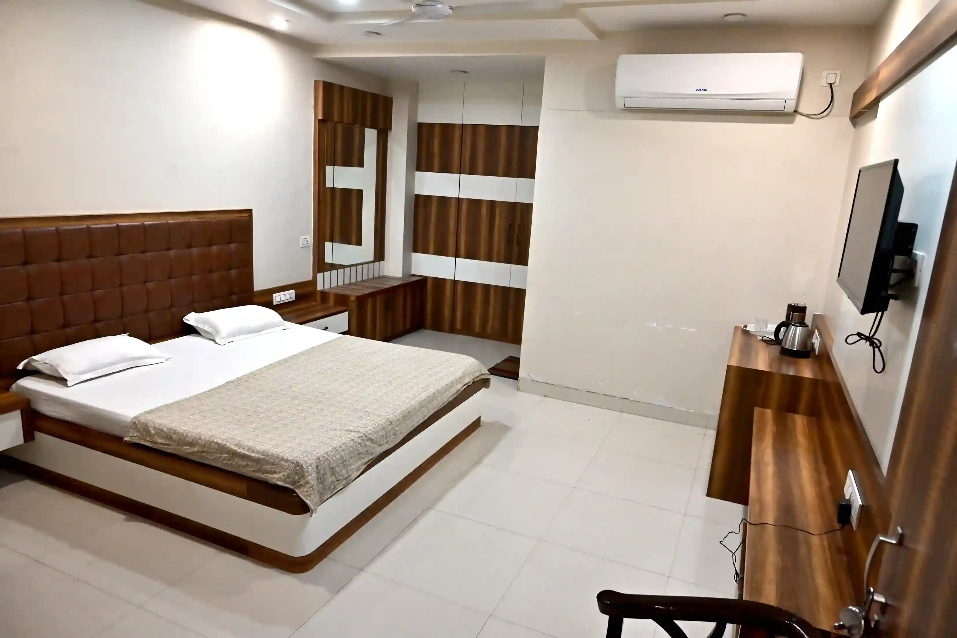 Deluxe AC Room